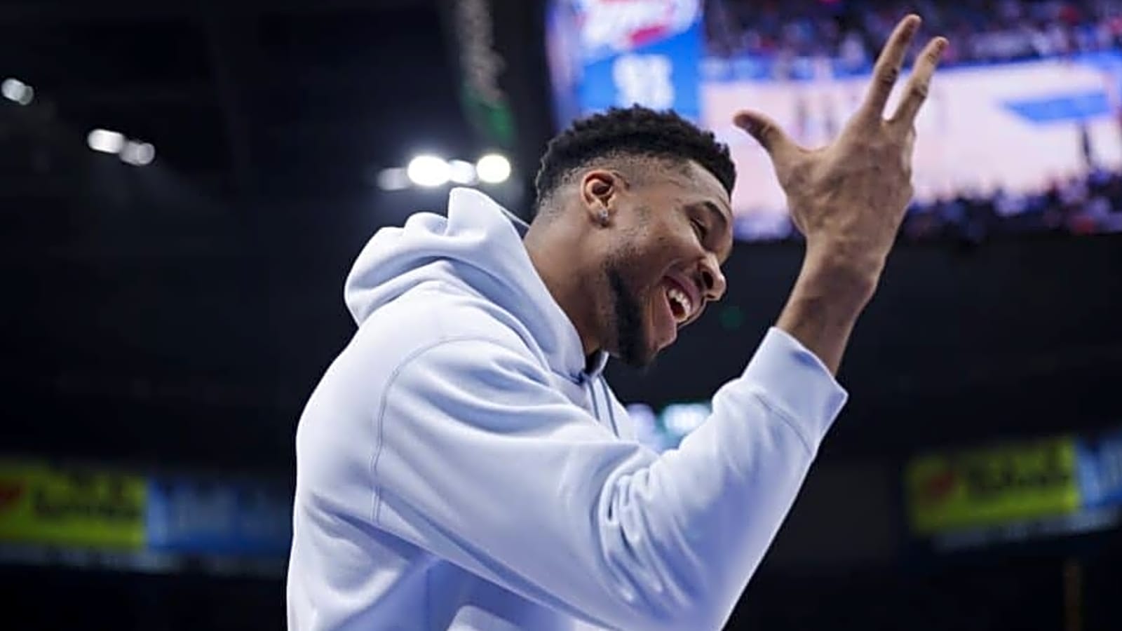 Giannis Antetokounmpo trolls Shams Charania at Celebrity All-Star game