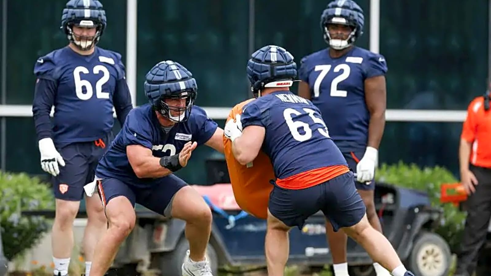 Chicago Bears have an offensive line problem surface at camp