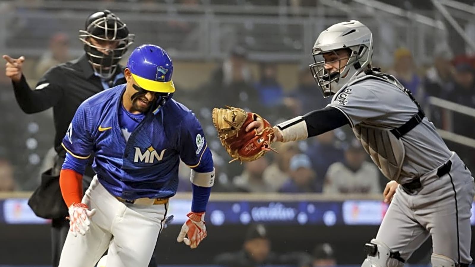 Chicago White Sox two rookie catchers make franchise history in their own right