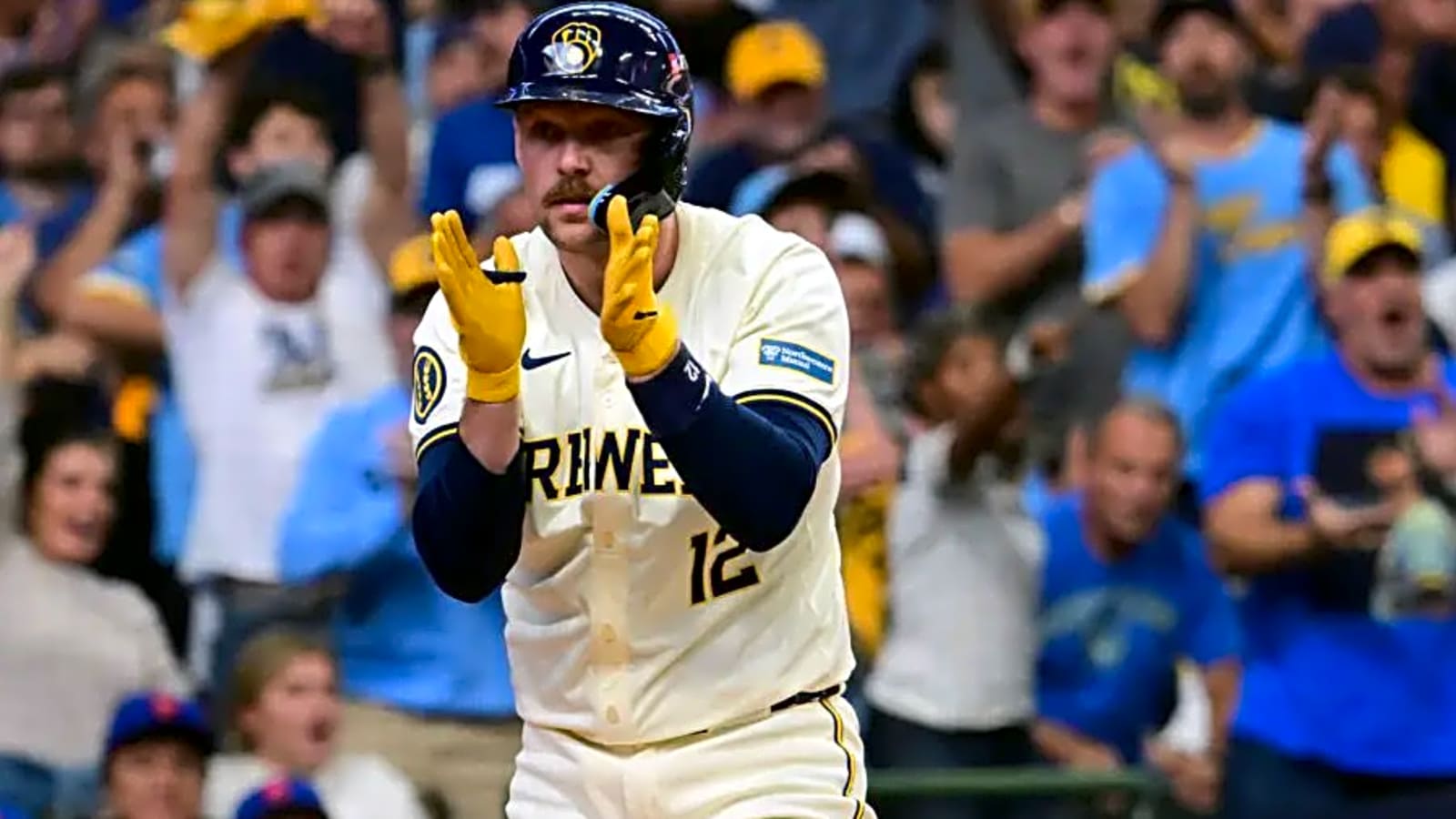 Milwaukee Brewers 1st Baseman Strangely Listed Among Trade Candidates This Summer