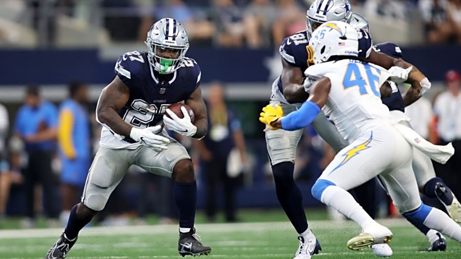 Chicago Bears officially sign familar face after running back’s injury