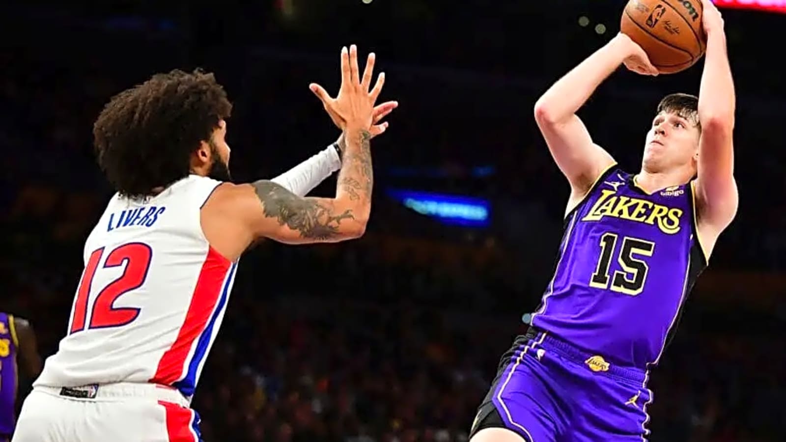 Milwaukee Bucks Could Take Surprising Swing on 2-Year Rental After Lakers Guard Declines Max Contract Extension