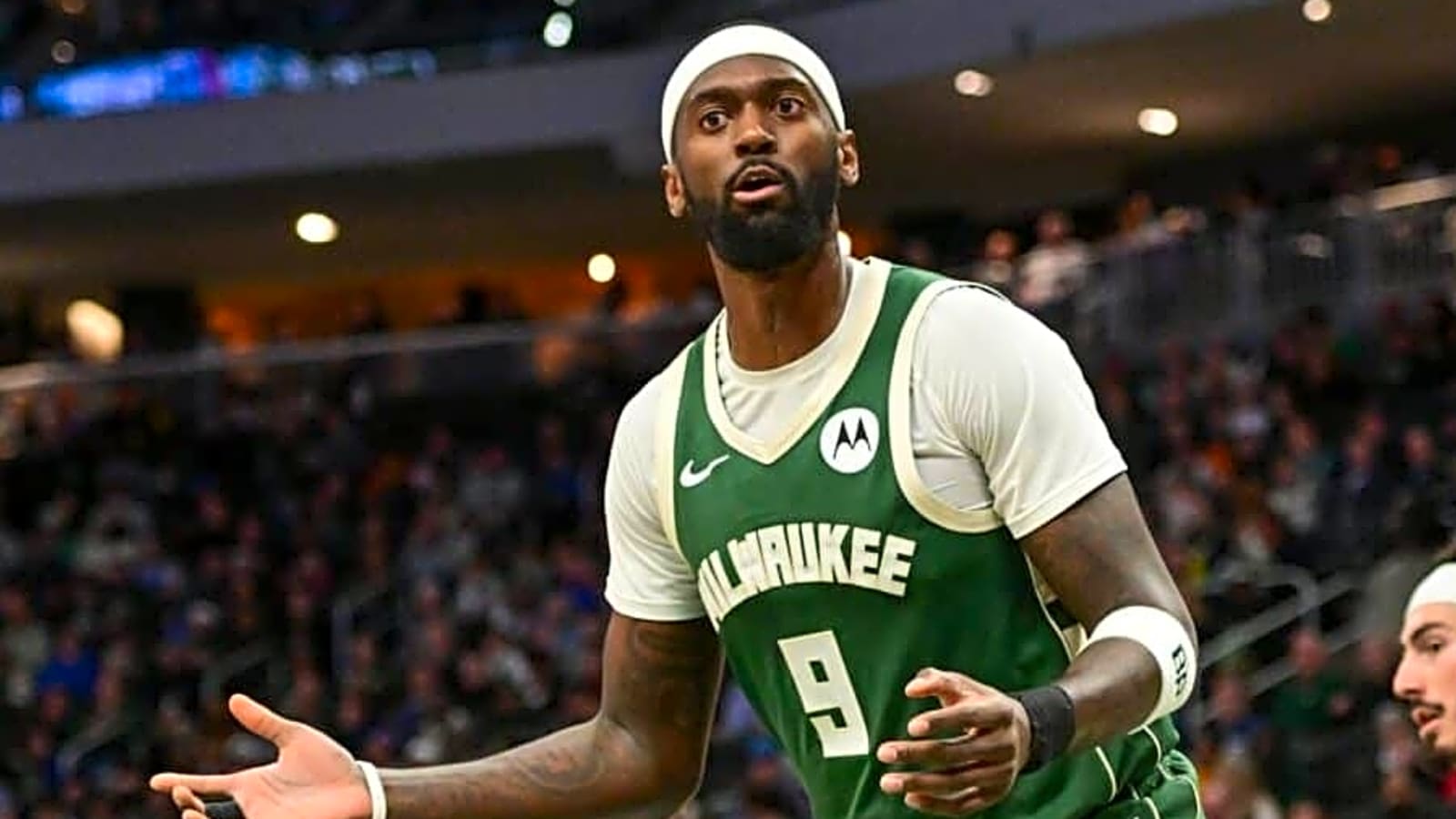 Bucks’ Bobby Portis recalls the chaos of Nico Harrison’s final game as Mavericks GM