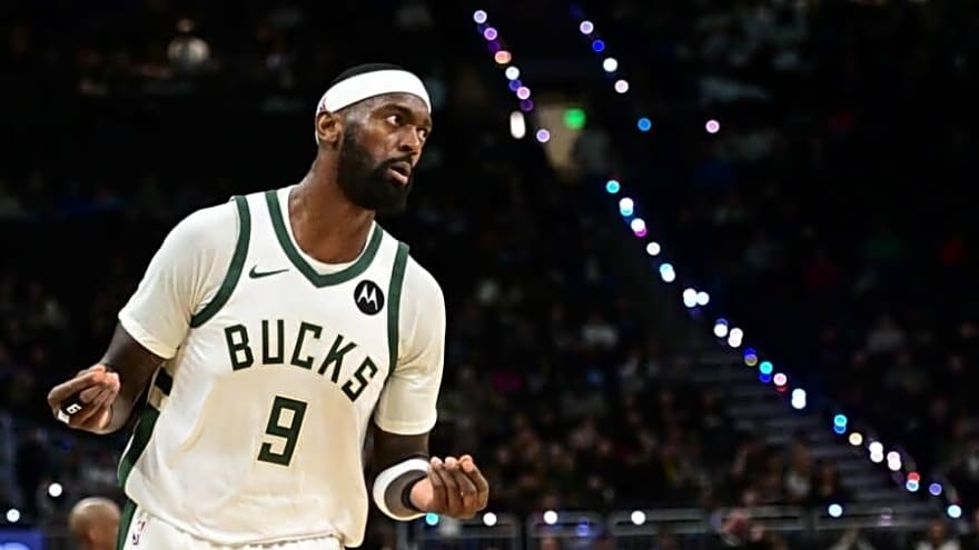 Bobby Portis turns simple fan moment into improbable 14 round rock, paper, scissors duel