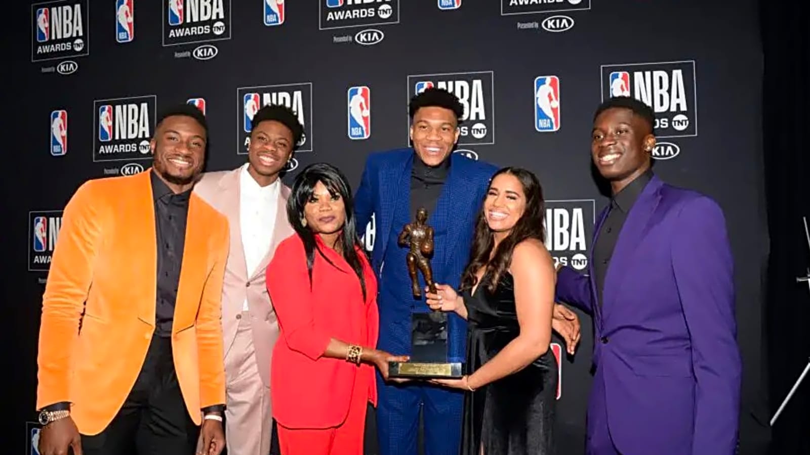 Giannis Antetokounmpo chooses Greece as his family’s new home