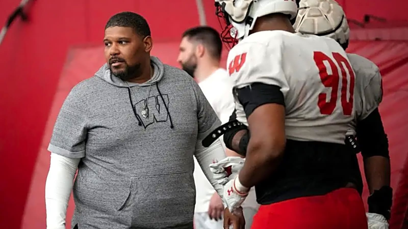 Wisconsin Football 2026 DL Commitment Takes Big SEC Official Visit