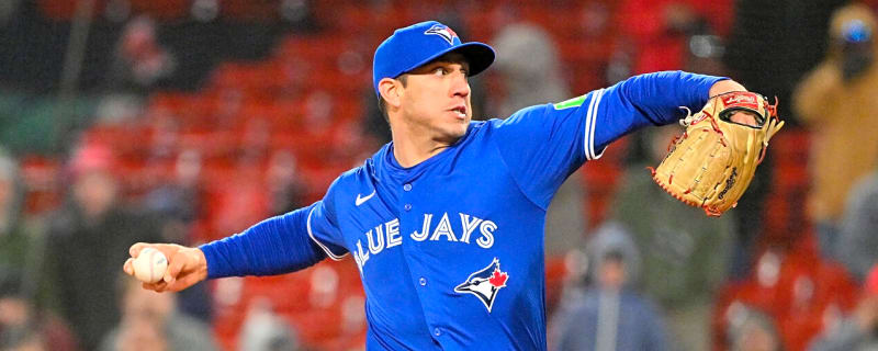 10-year MLB veteran reliever elects free agency