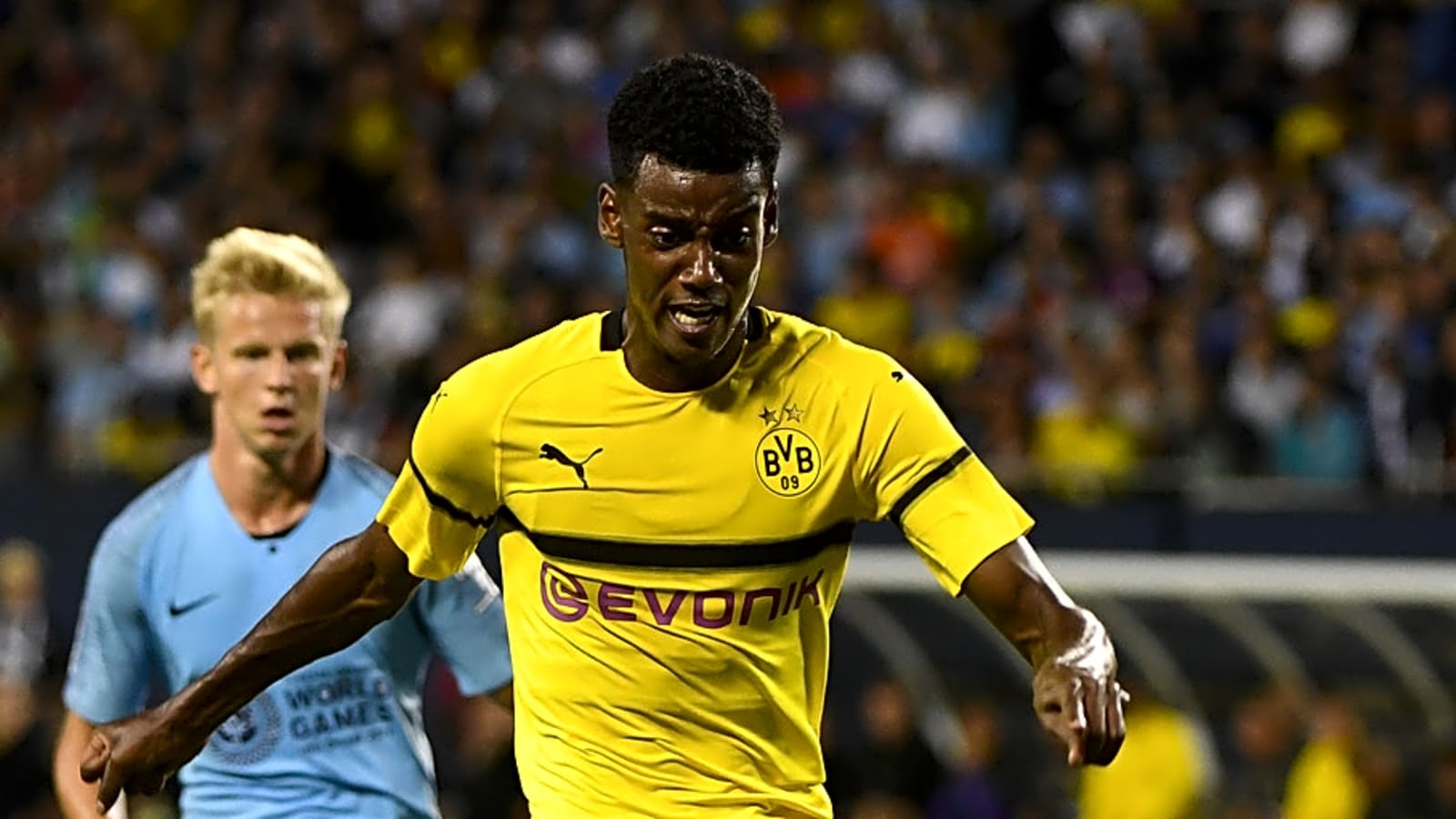 Liverpool linked with swoop for star duo before deadline