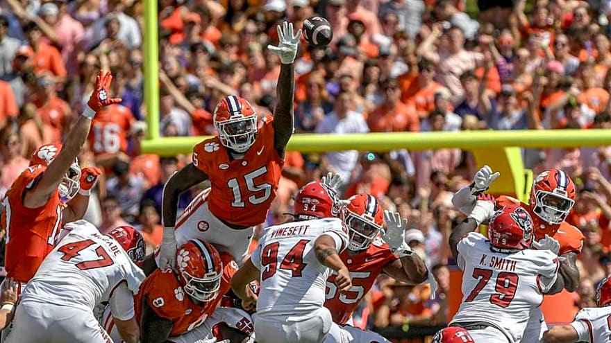 Clemson DE Coach Sees Big Things in 2026 For Edge Rusher Jahiem Lawson
