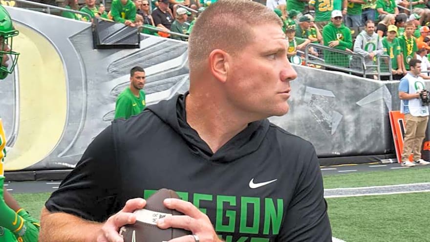Tosh Lupoi Reveals Fascinating Details of His Coaching Interviews During Oregon's Season