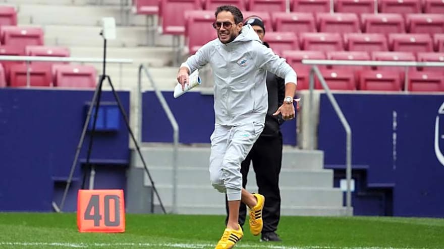 McDaniel Explains Controversial Fourth-Down Decision