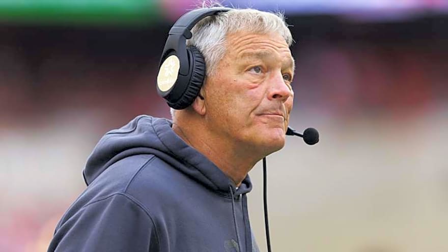 Iowa Hawkeyes Predicted to Make Intriguing QB Move