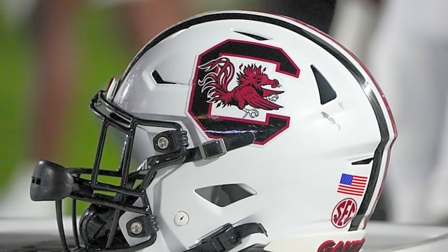 South Carolina Gamecocks Earn Commitment From 2026 JUCO Offensive Tackle