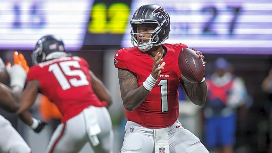 How Should Dolphins Fans Treat Tua's Return to Hard Rock Stadium? (And Why Is It Even a Topic?)