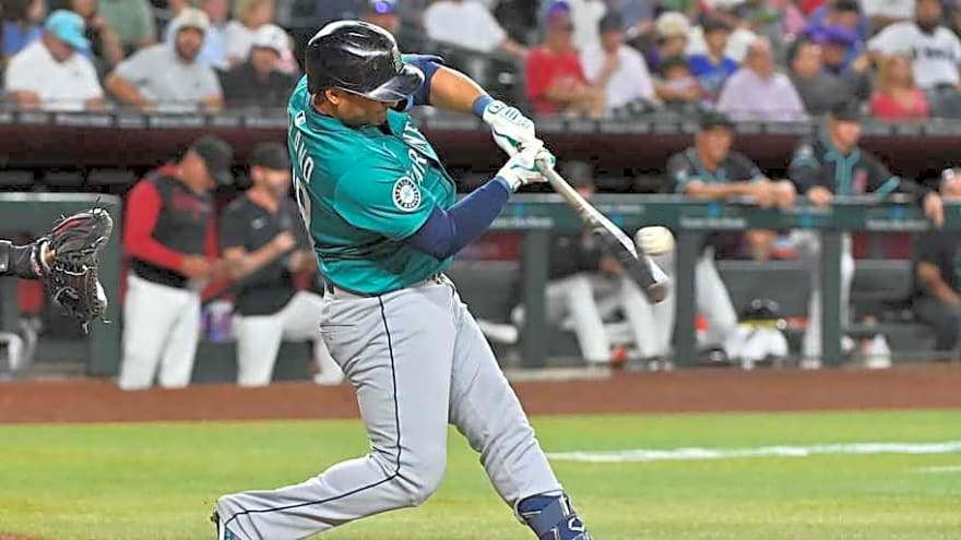 Seattle Mariners Make Big Lineup Decision For Game 2 of Series Against Chicago Cubs