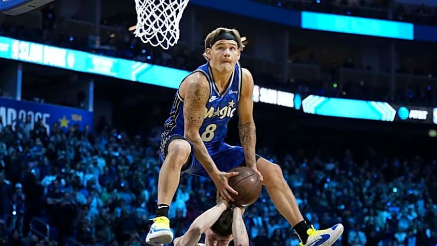 Bulls Sign Three-Time Slam Dunk Champion After Timberwolves Game