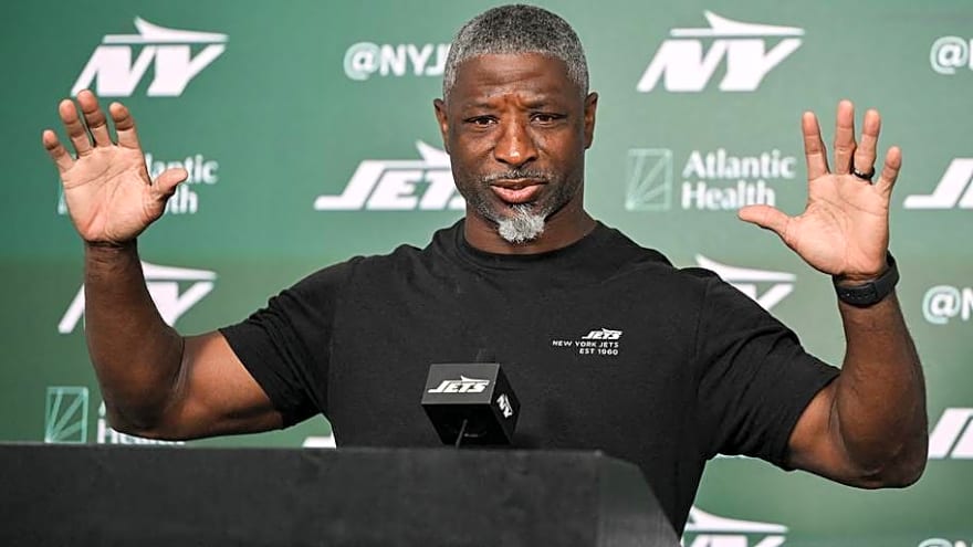 3 Reasons Why Aaron Glenn Could Be Fired If Jets Have Another Terrible Season in 2026