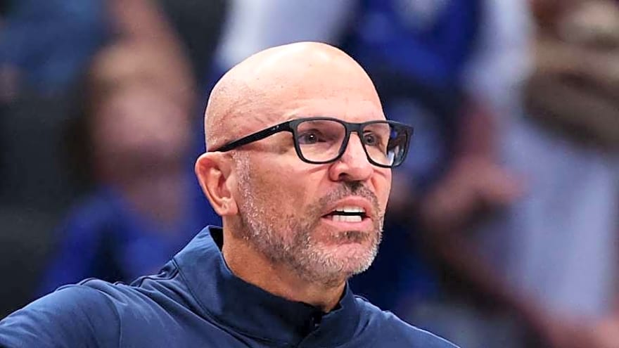 Should Mavericks change starting lineup after 0-2 start?
