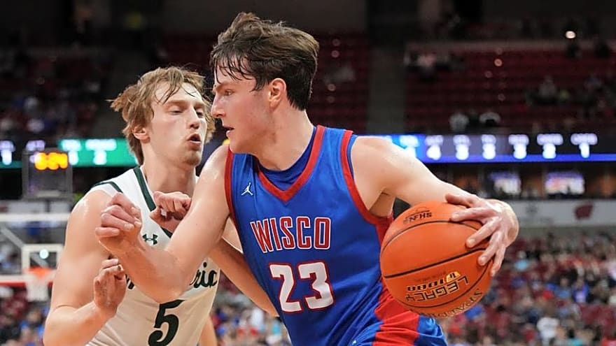 Illinois' Zavier Zens Showcases College Readiness in Newcomer Highlights