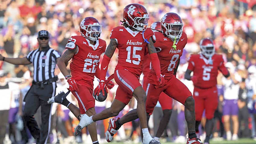 Houston Cougars Sophomore Defensive Back Has Himself a Day Despite Loss