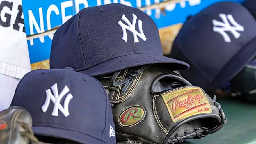 Yankees Sign Outfielder After Canceled Cardinals Deal