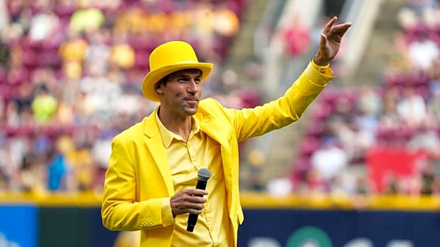 Cincinnati Reds&#39; Legend Gets Injured While Playing For Savannah Bananas