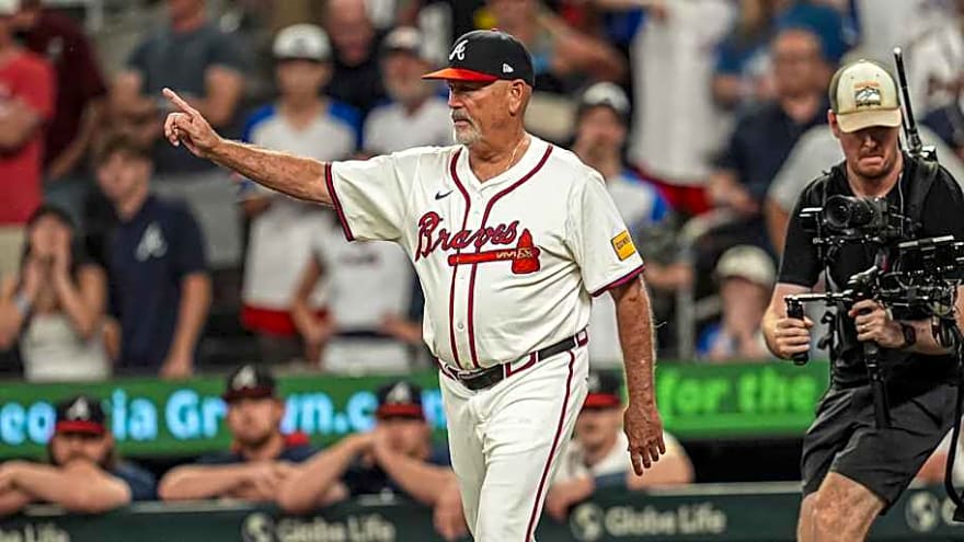 Social Media Reacts to Braves Manager Pulling Chris Sale in 9th Inning