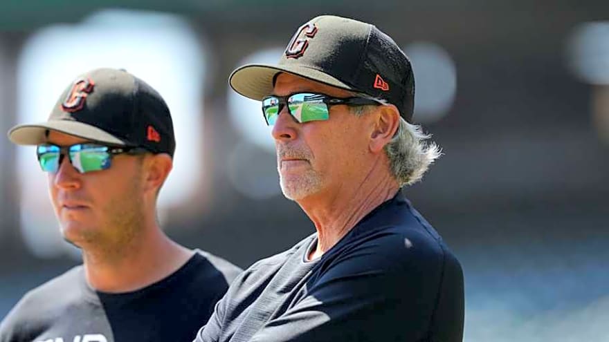 Ron Wotus Pulled Back into Giants Dugout by Tony Vitello, WBC
