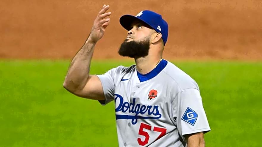 Dodgers Officially Release Veteran Reliever After Disappointing Season