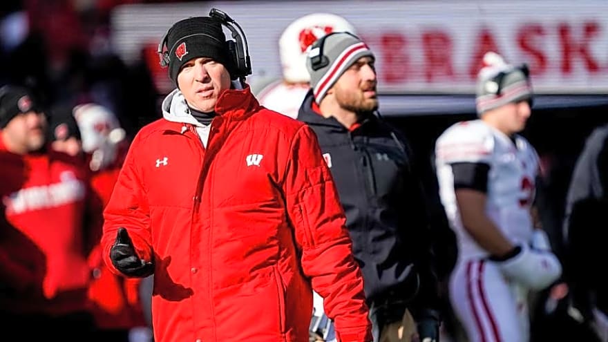 NFL Analyst Already Forecasting Bills' Jim Leonhard as Future Head Coach