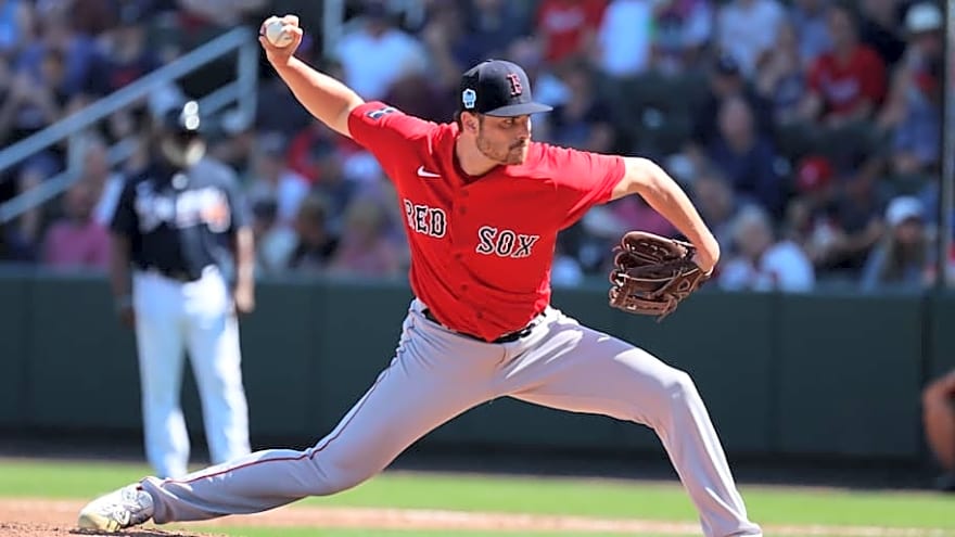 Dodgers Sign Veteran Reliever After Being Released From Red Sox