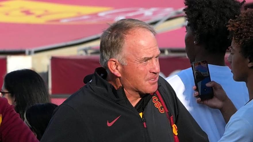 USC Safety Prophet Brown Doesn't Hold Back in Support of Desman Stephens II