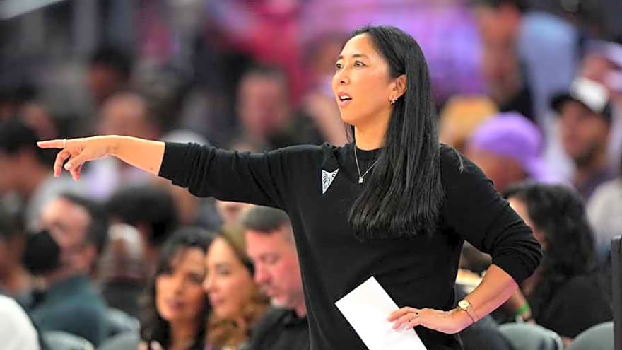 Valkyries Coach Natalie Nakase Wins Big Honor Ahead of Valkyries-Lynx Playoffs