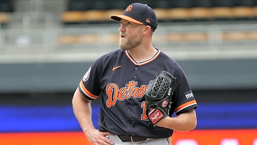 Tigers Relievers Swapping Places as Will Vest Re-Joins Active Roster