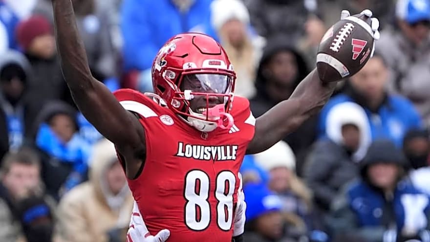 Watch: Paul Petrino, Louisville Tight Ends Discuss Spring Practice