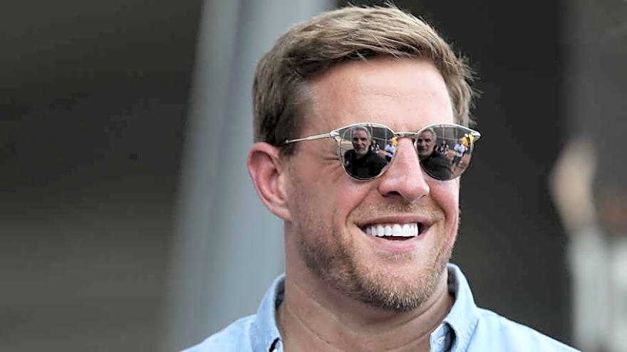 Former Cardinals DL Now (Partially) Owns Another Soccer Team