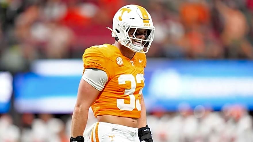Tennessee Linebacker Ben Bolton Steps Away from the Program