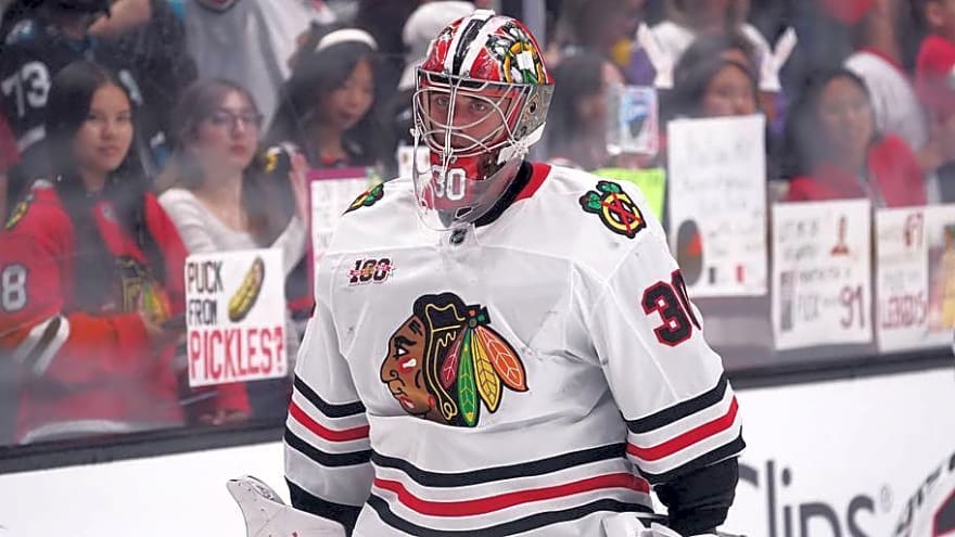 5 fascinating facts about Blackhawks goalie Spencer Knight