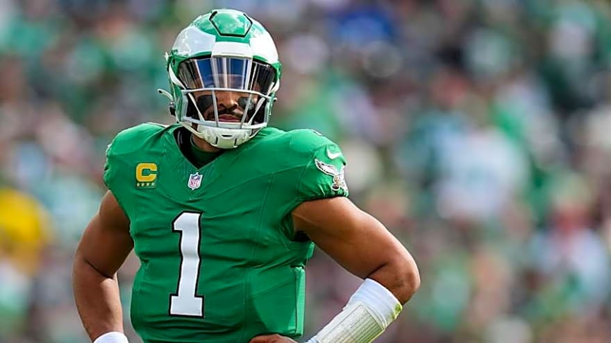 Incredible Jalen Hurts stat shows something only 4 QBs have done since 2000