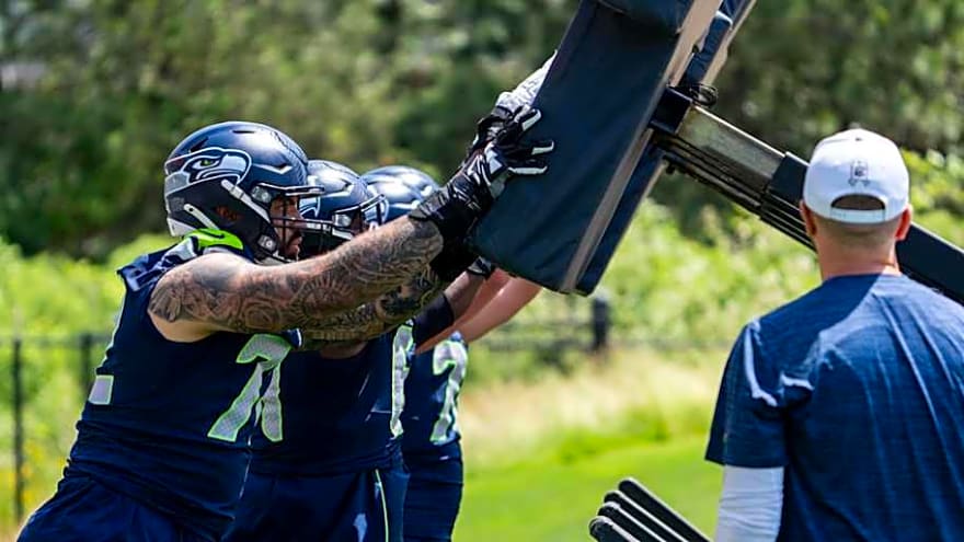 Mike Macdonald doesn&#39;t want to rush settling on Seahawks&#39; starting offensive line