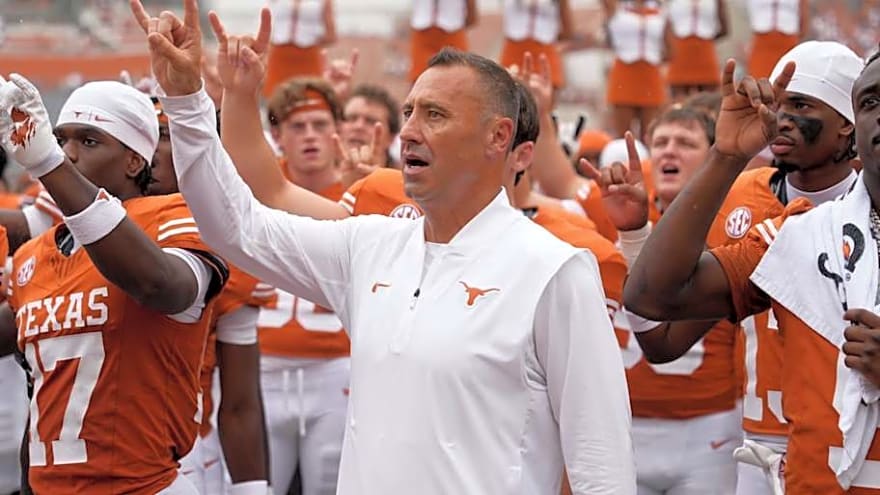 Another Texas Longhorns Transfer RB Has Found a New Home