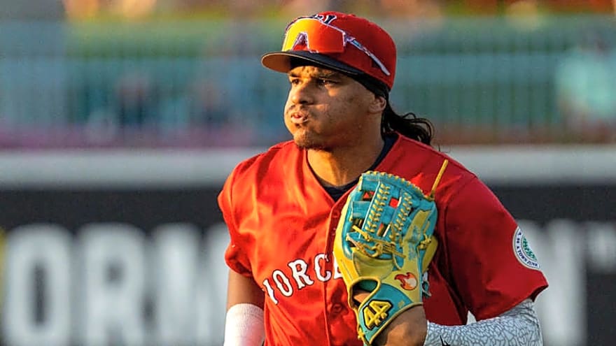 New Pirates Outfielder Standing Out at Spring Training