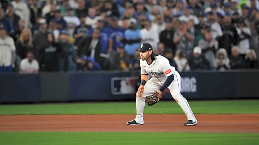 Could Eugenio Suarez return to the Mariners on a one-year contract?