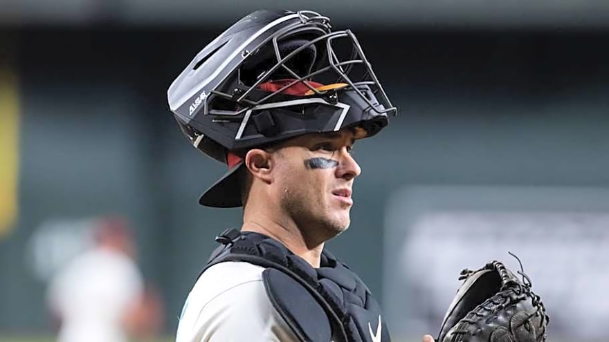 Why Diamondbacks Must Re-Sign Veteran Catcher