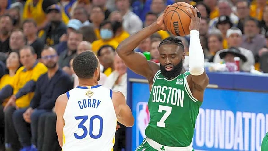 Celtics' Jaylen Brown Sends Challenge to Warriors' Steph Curry