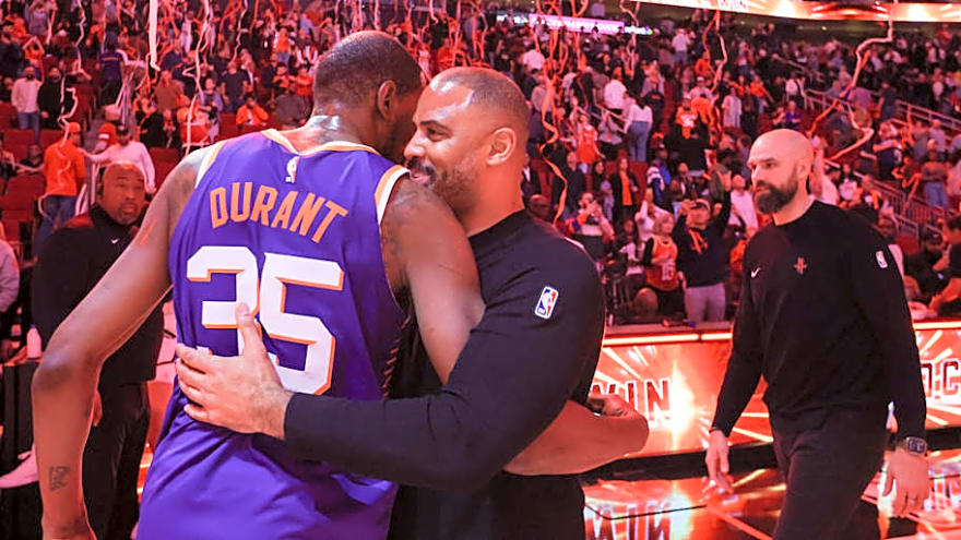 Rockets&#39; Ime Udoka Sheds Light on Kevin Durant&#39;s Selflessness, Team-First Attitude