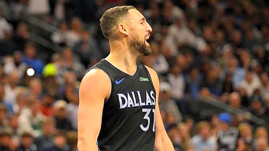 Klay Thompson doesn&#39;t hold back on Ja Morant after run-in during Mavericks-Grizzlies