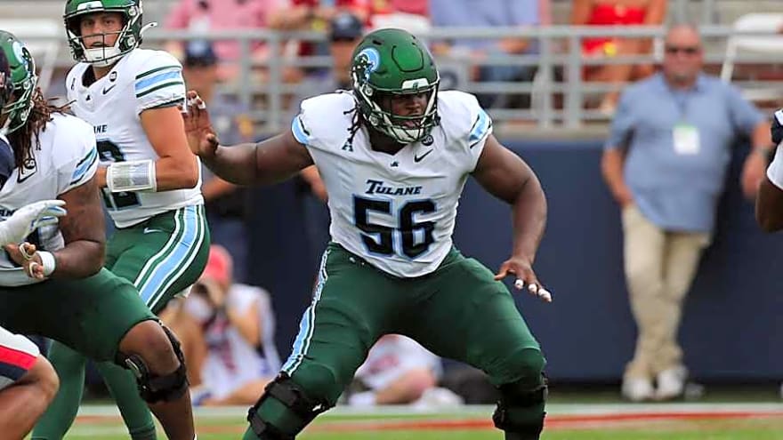 Houston Cougars OG Earns Way-Too-Early 2026 All-American Honors