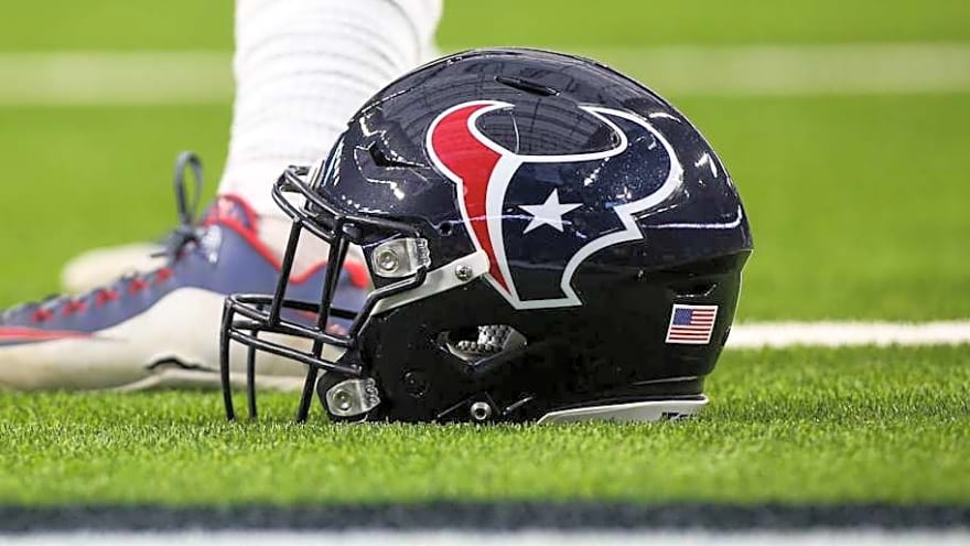 Texans Weapon on the Chopping Block Right After Being Signed