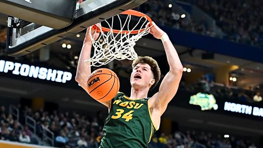 Three Potential Aleksas Bieliausaks Replacements for Wisconsin Basketball
